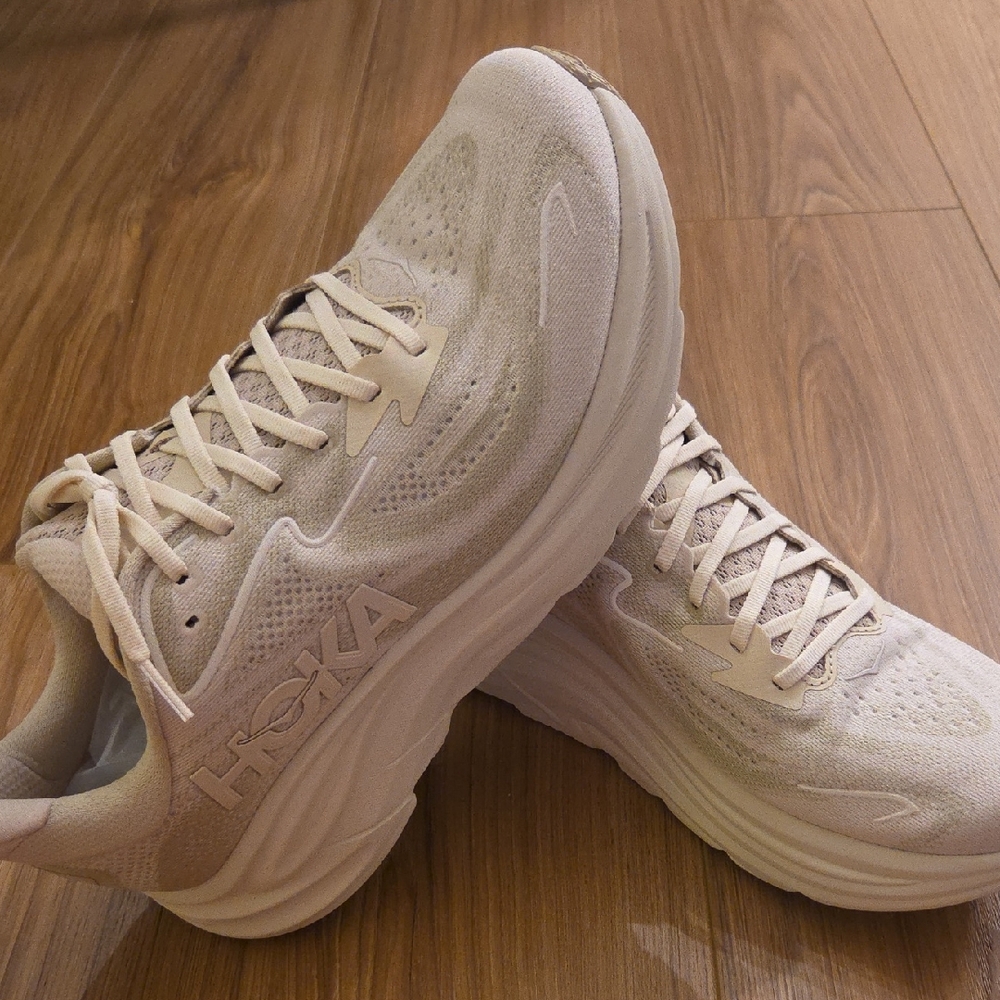 Men's Hoka Clifton Running Walking Shoes Size 10 , Tan, New Without Box